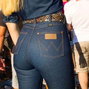 Wranglers iconic 11wwz high waist jeans